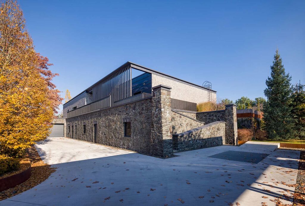 Проект 402 Residence in the Garden of Rocks