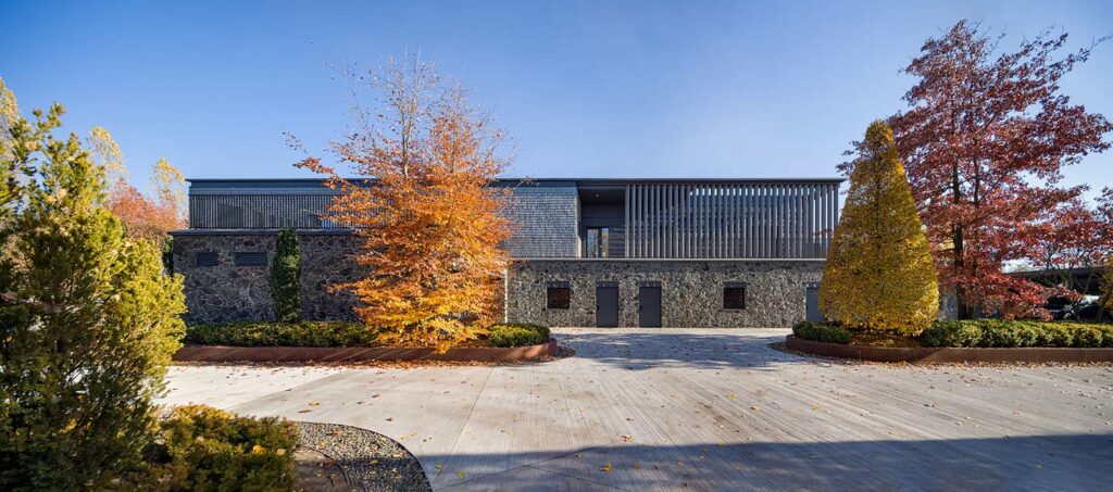 Проект 402 Residence in the Garden of Rocks