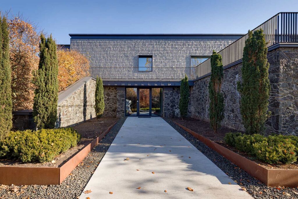Проект 402 Residence in the Garden of Rocks